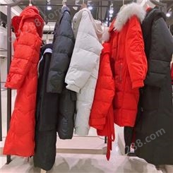 杭州品牌简约风情20冬季新款女装羽绒服外套折扣批发网红直播货源