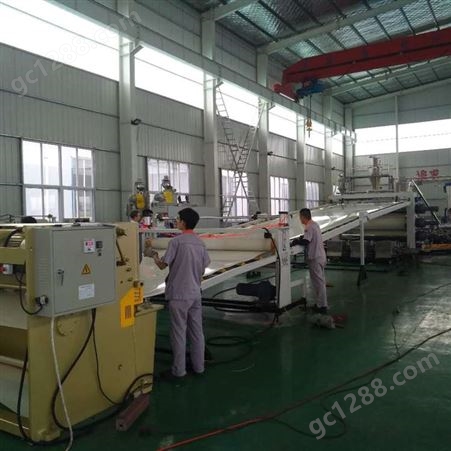 PP木粉板机械、PE木粉板设备、塑料木粉板生产线生产厂家